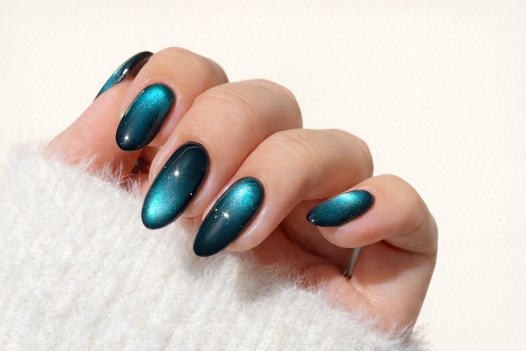 cat eye nail polish 
